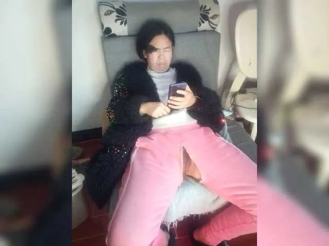 hujiajiajia1314 on BongaCams