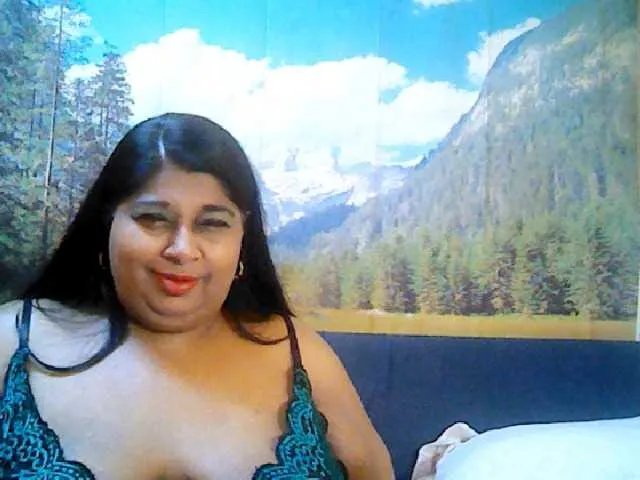 indianhoney on BongaCams