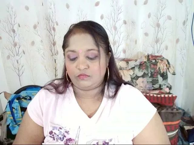 Indiantasha on BongaCams