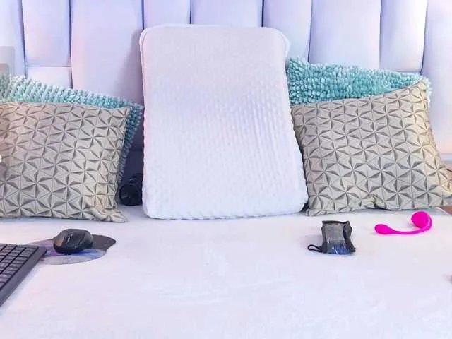 IrisRoss on BongaCams