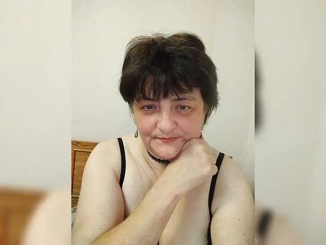 IsXLoves on BongaCams