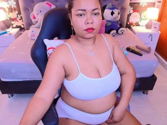 italy-boobs on BongaCams