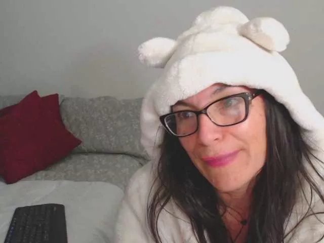 Ivannacrazy1 on BongaCams