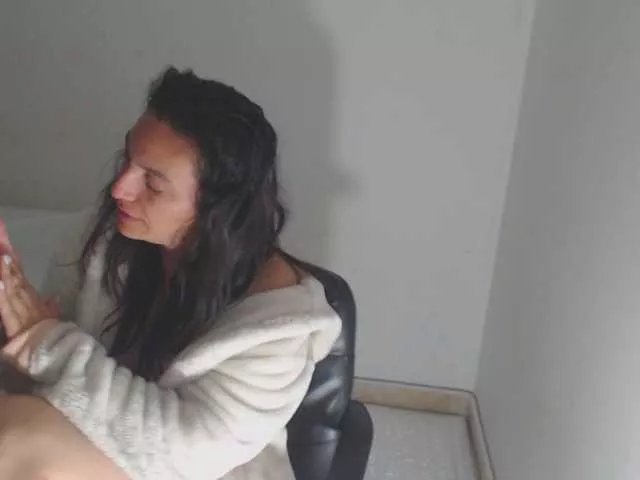 Ivannacrazy1 on BongaCams