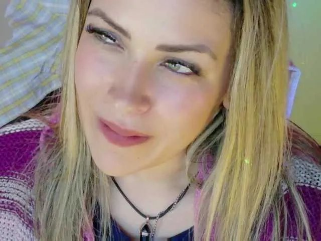 Ivypoison10 on BongaCams
