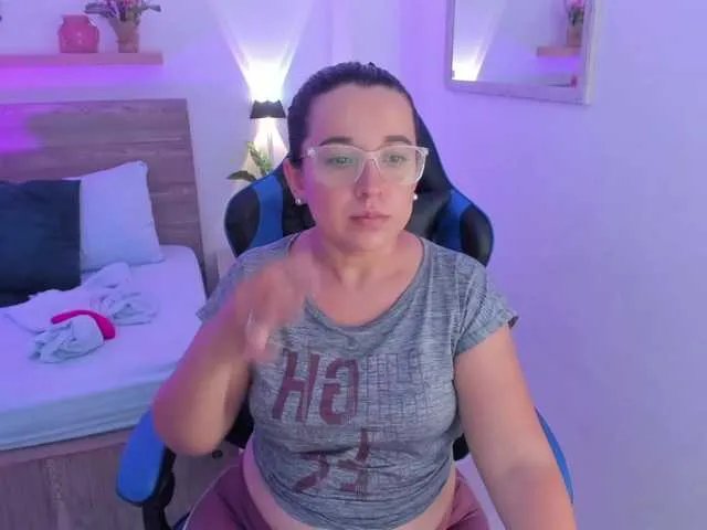 izaro22 on BongaCams