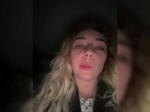 Janchi- on BongaCams