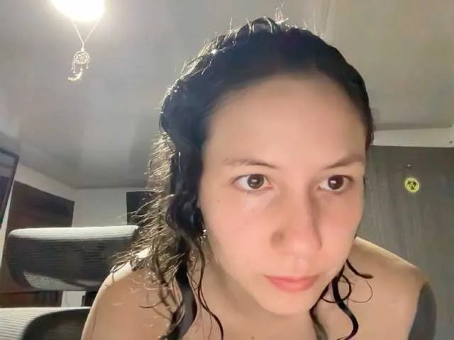 Jane-r on BongaCams