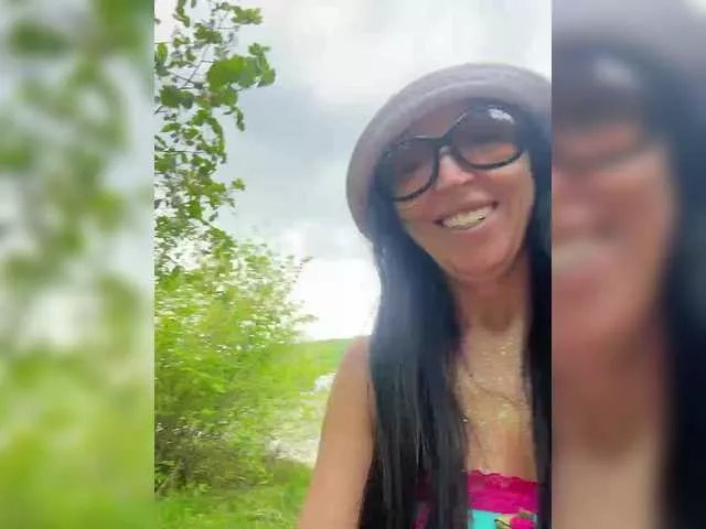 Freechat Janochka666 on BongaCams