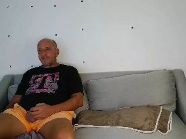 jhongade on BongaCams