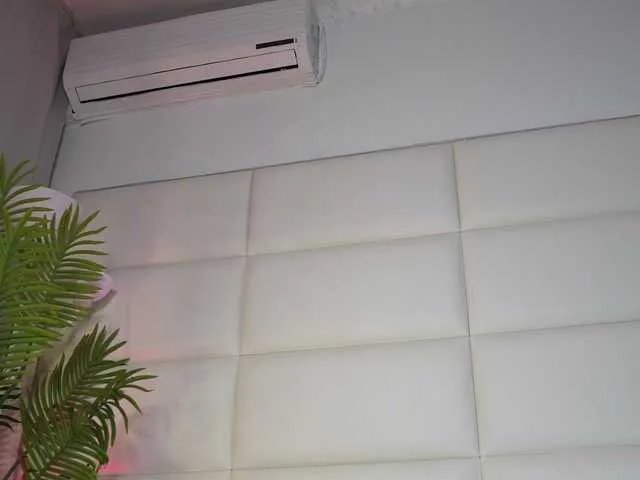 Julia93cherry on BongaCams