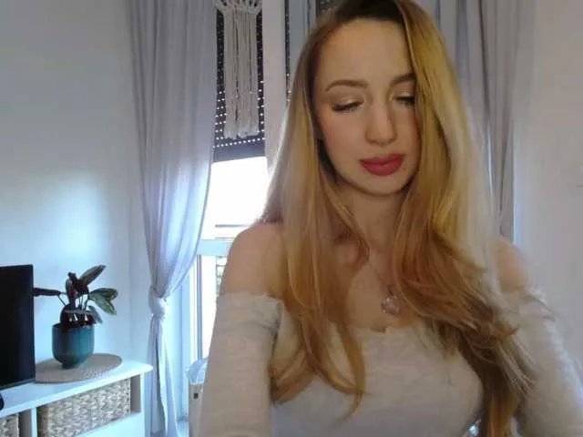 JulietteGlow on BongaCams