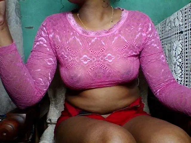 justine33 on BongaCams