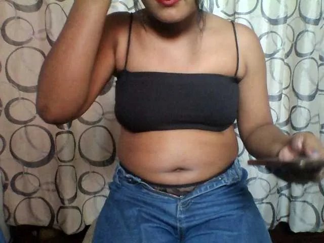 justine33 on BongaCams