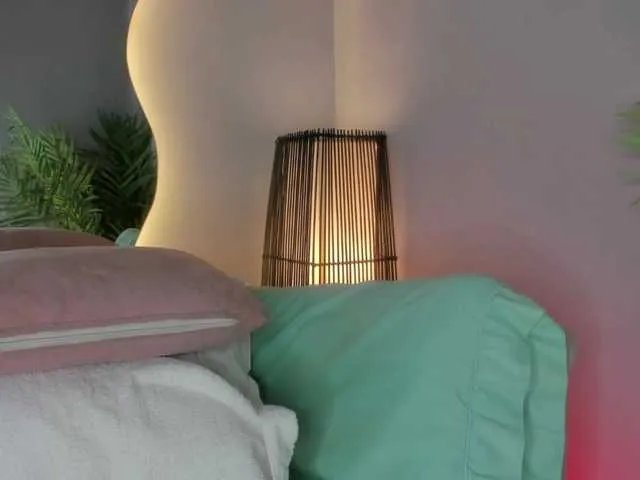 Kahia-swt on BongaCams