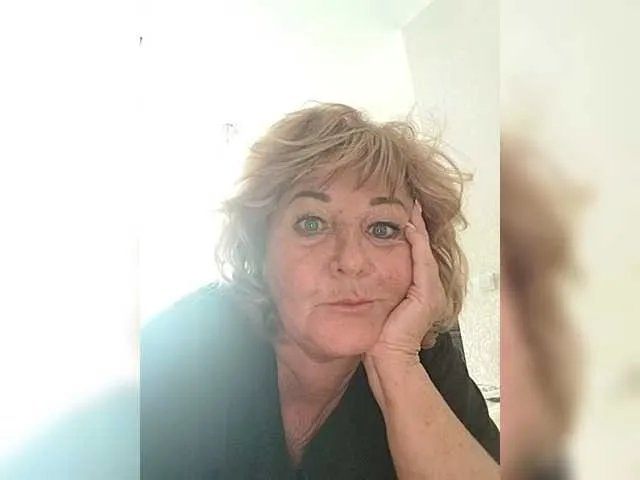 KarinkaSweet on BongaCams