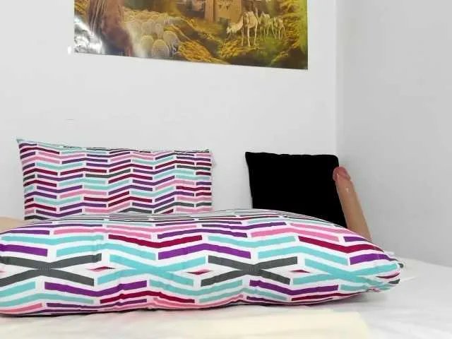 KaritooKiss —  notice _ Show Feet 10 #Spank Ass 50 # Flash Ass 30 #Suck Finger : 50 #Doggy 60 # Get Naked 100 #flash tits 60 # Kiss 40 #Cum Show 300 # C2C 75 tips 