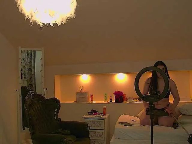 KeiraDark on BongaCams