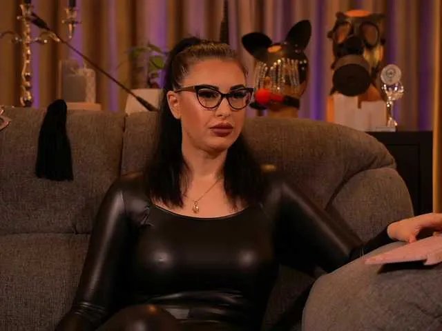 KellyKent on BongaCams