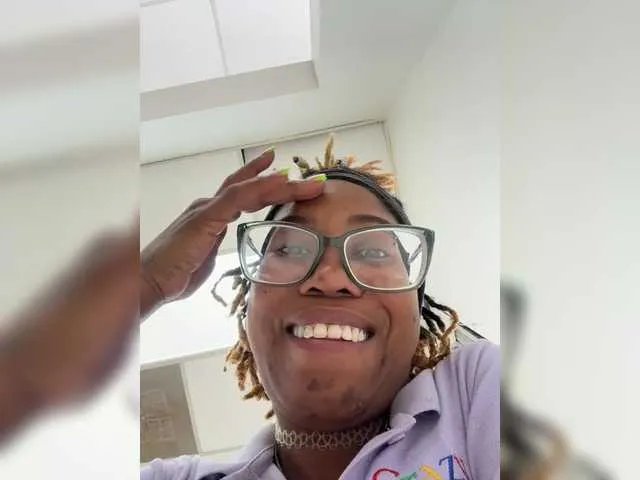 Kiarichikito1 on BongaCams