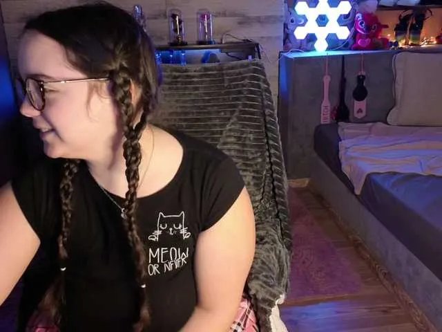 KimberlyCaprice — Goal: 3 min Toy Controlle  @total! @sofar raised, @remain remaining until the show starts! 