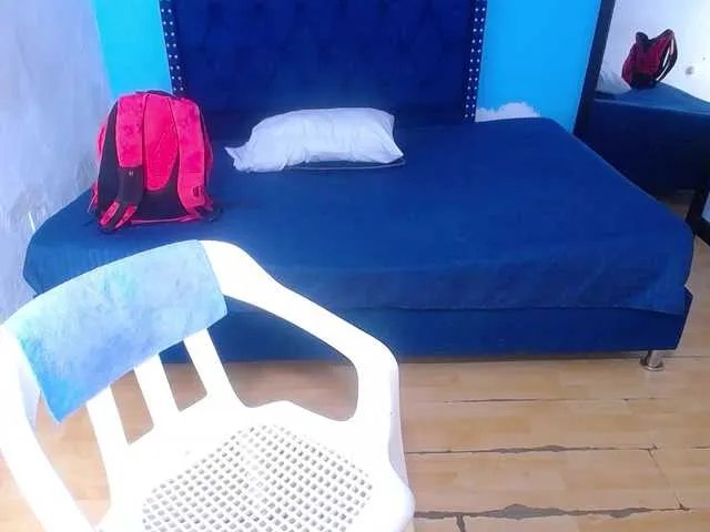 kinky-redhead18 on BongaCams