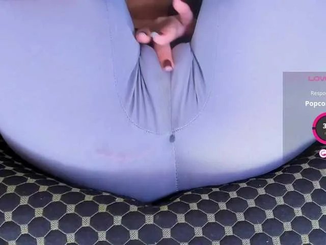 Kira-Kell on BongaCams