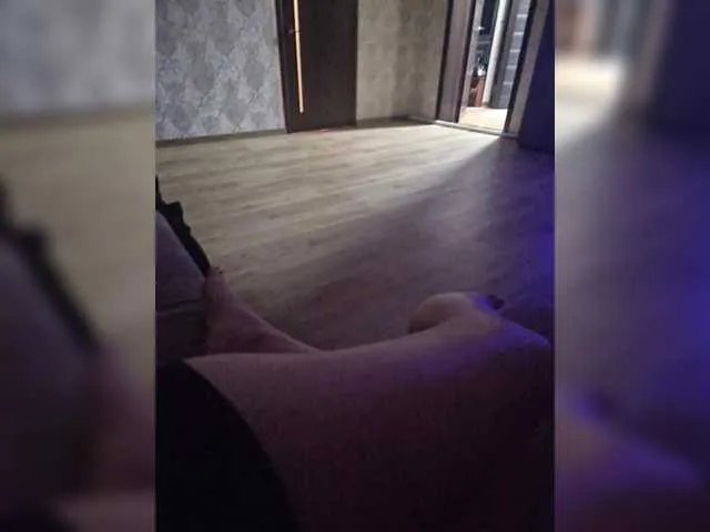 Kira183 on BongaCams