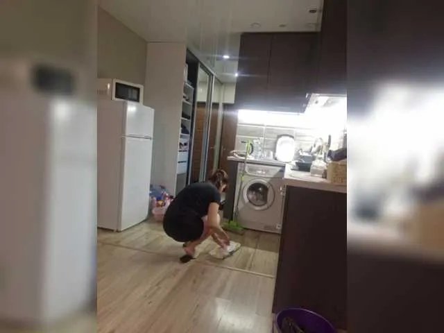 Kira183 on BongaCams