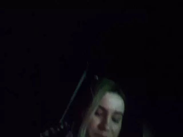 Kira183 on BongaCams