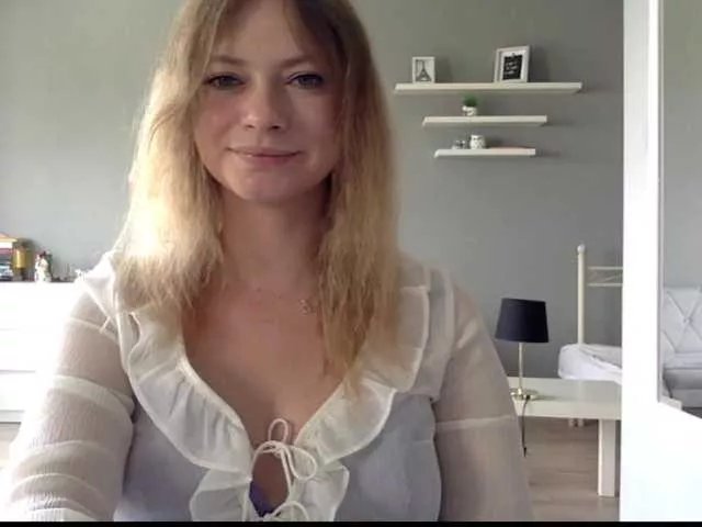 kissMillie on BongaCams