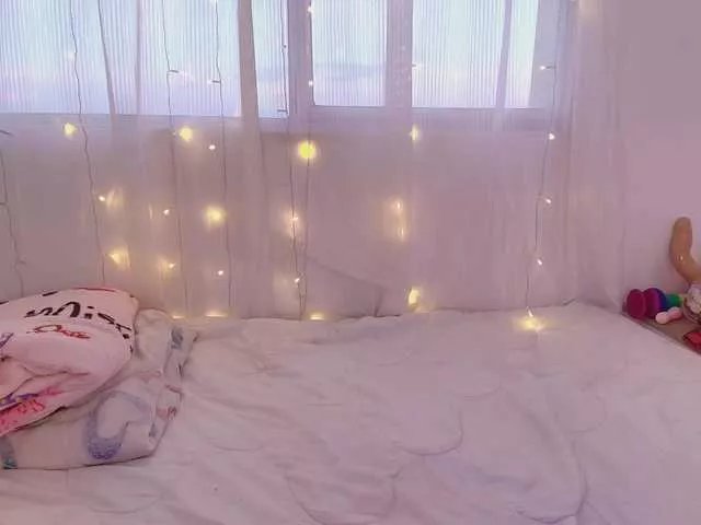 Freechat kittylove18 on BongaCams
