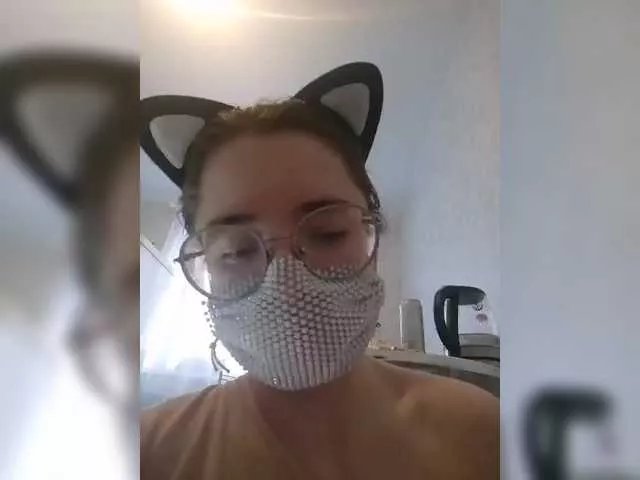 kroshka-meow on BongaCams