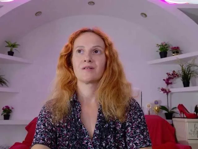 ladybigsmile on BongaCams