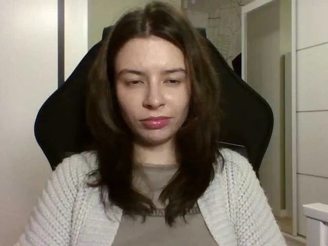 LariceHoney — Halo guys ;* Each 50 tok is a sexy tease of mine ;* lets havefun 