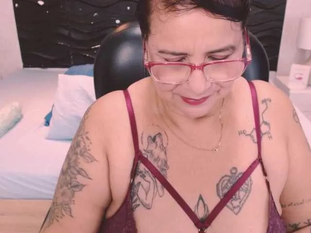 LauraRiley on BongaCams