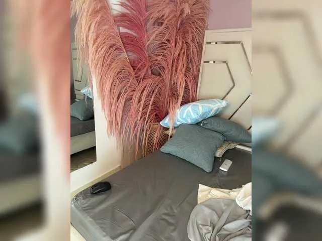 LauraSierra on BongaCams