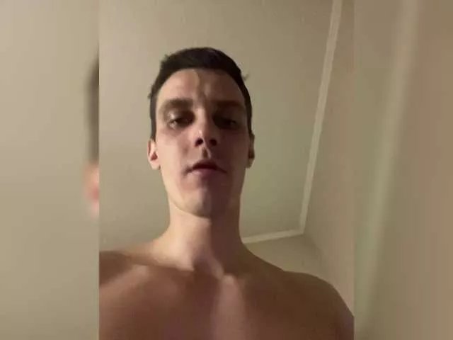 Laylay13 on BongaCams