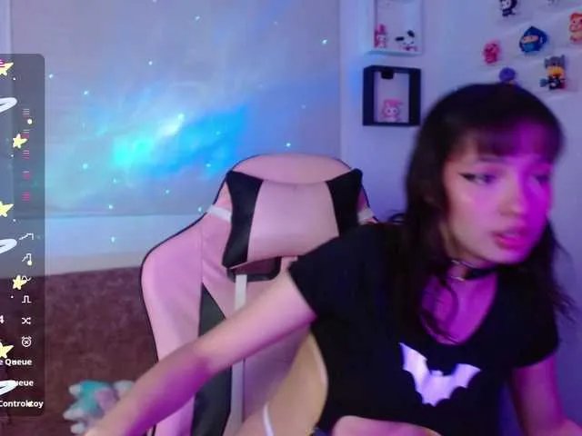 levi-cloud on BongaCams