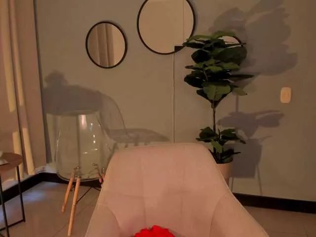 LiaPearce on BongaCams