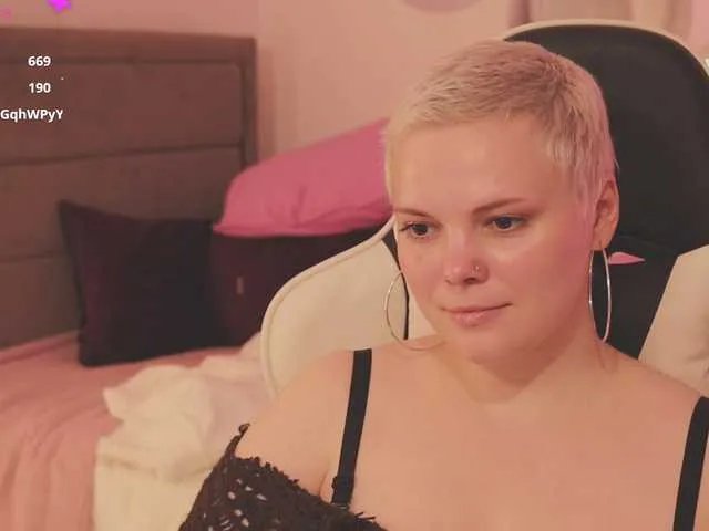 LikaBerry — show pussy 