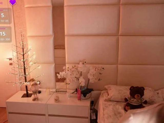 LilyColins on BongaCams