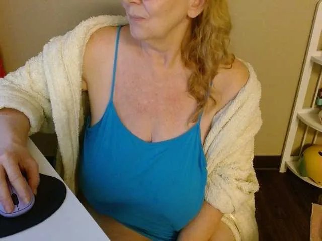 LisaLinny on BongaCams