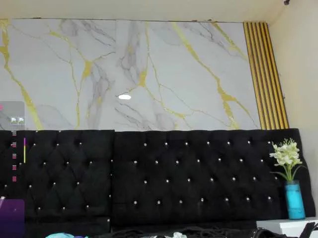 LittleKloe on BongaCams