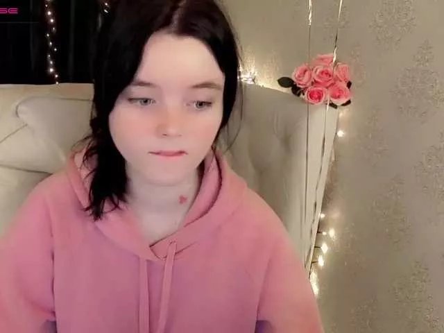 LittleShyy on BongaCams