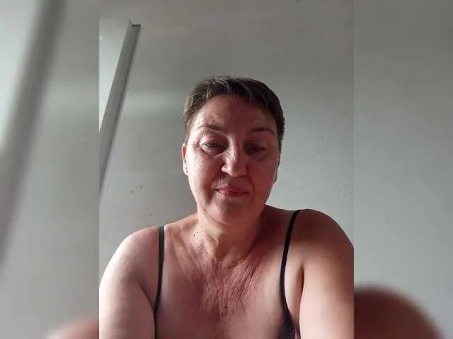 LizaLuxer on BongaCams