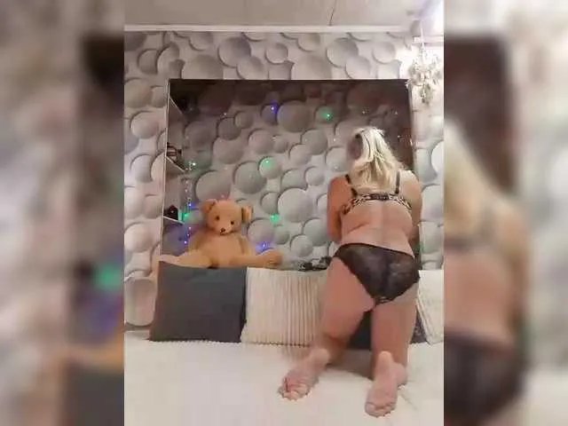 LizSage on BongaCams