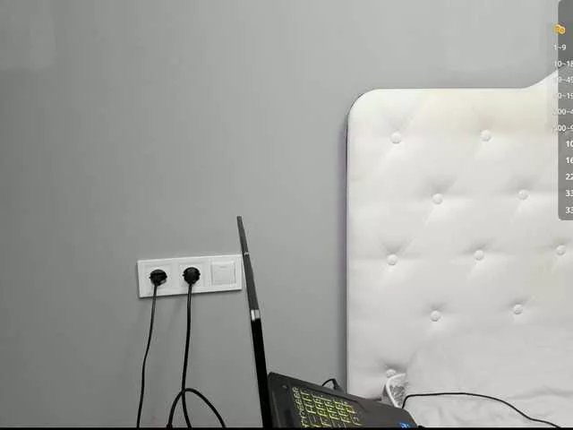 Logan-emma on BongaCams