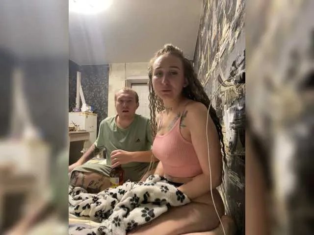 lovelyfam on BongaCams