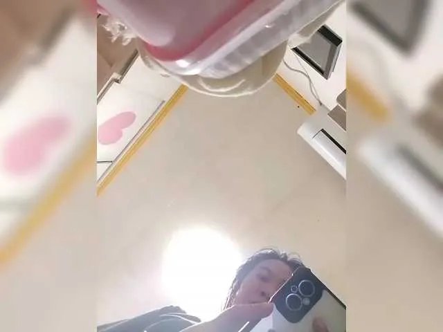 LovelyYna on BongaCams